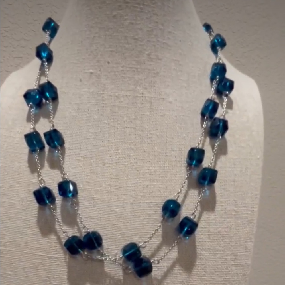 N225 Banana Republic faceted blue ice cube crystals on 35” gift boxed